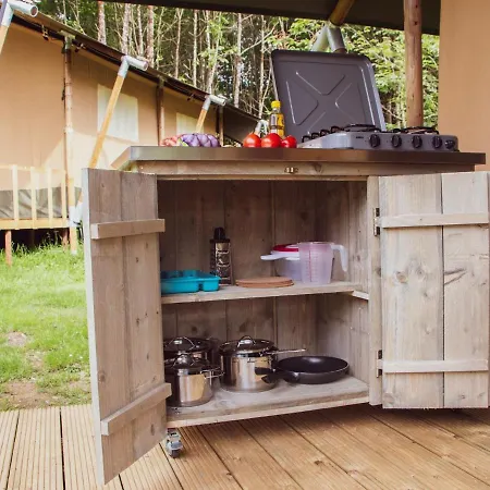 Glamping Tent With Bathroom In Lathum